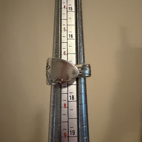 Queen Bess Spoon Ring - Picture 13 of 13